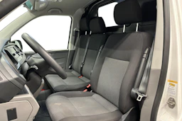 valkoinen Volkswagen Transporter 2024 kuva 8.