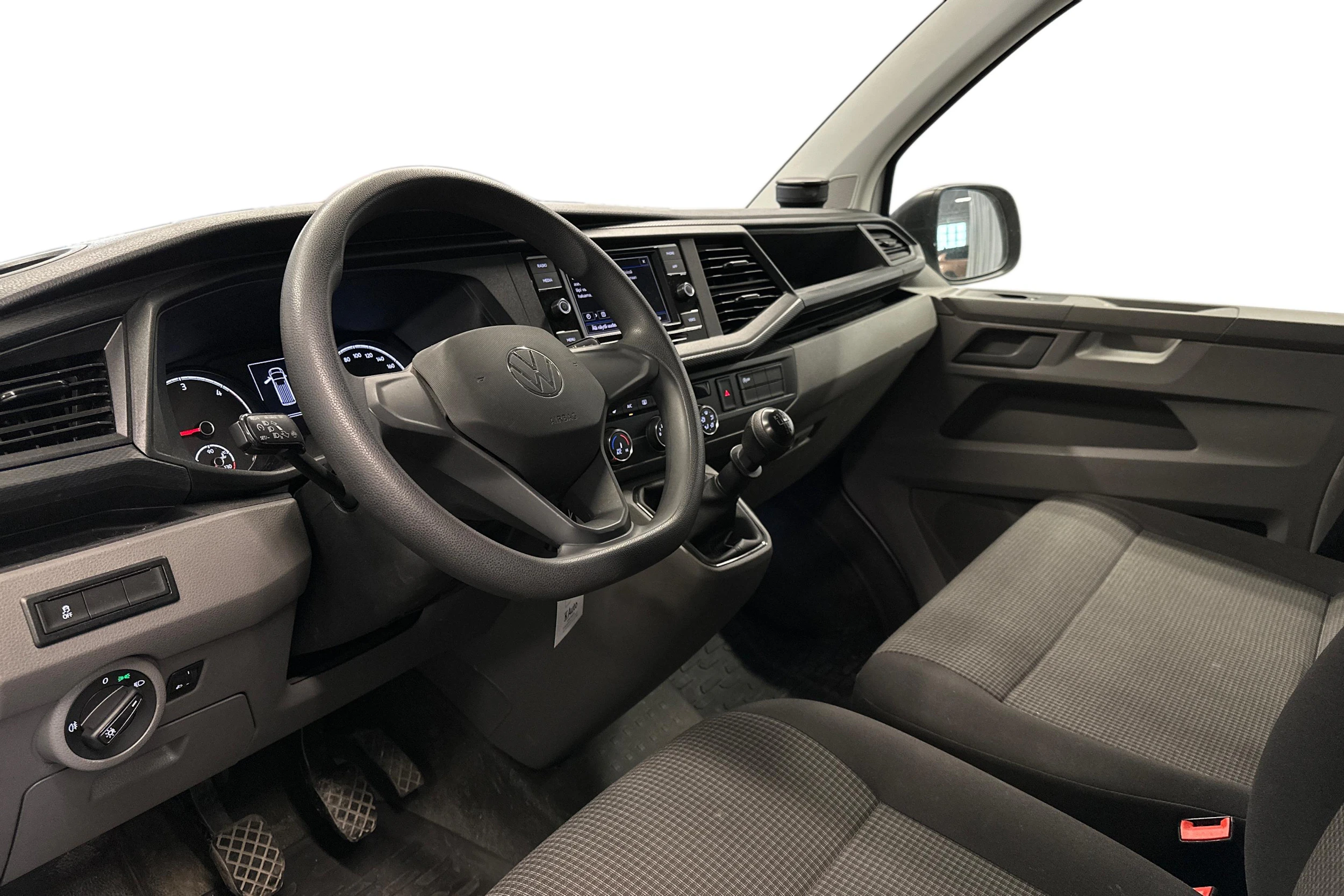 valkoinen Volkswagen Transporter 2024 kuva 3.