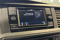 valkoinen Volkswagen Transporter 2024 kuva 12.