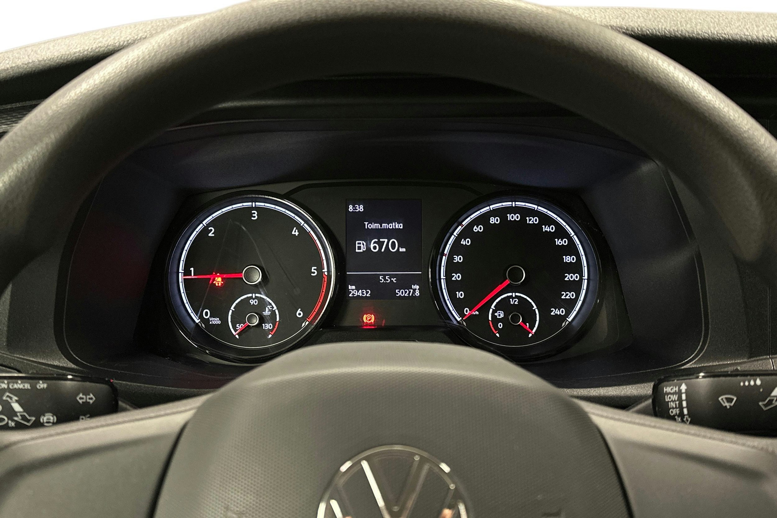 valkoinen Volkswagen Transporter 2024 kuva 11.