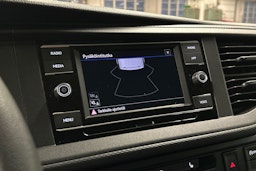 valkoinen Volkswagen Transporter 2024 kuva 16.