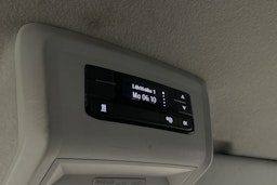 valkoinen Volkswagen Transporter 2024 kuva 17.