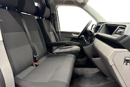 valkoinen Volkswagen Transporter 2024 kuva 11.