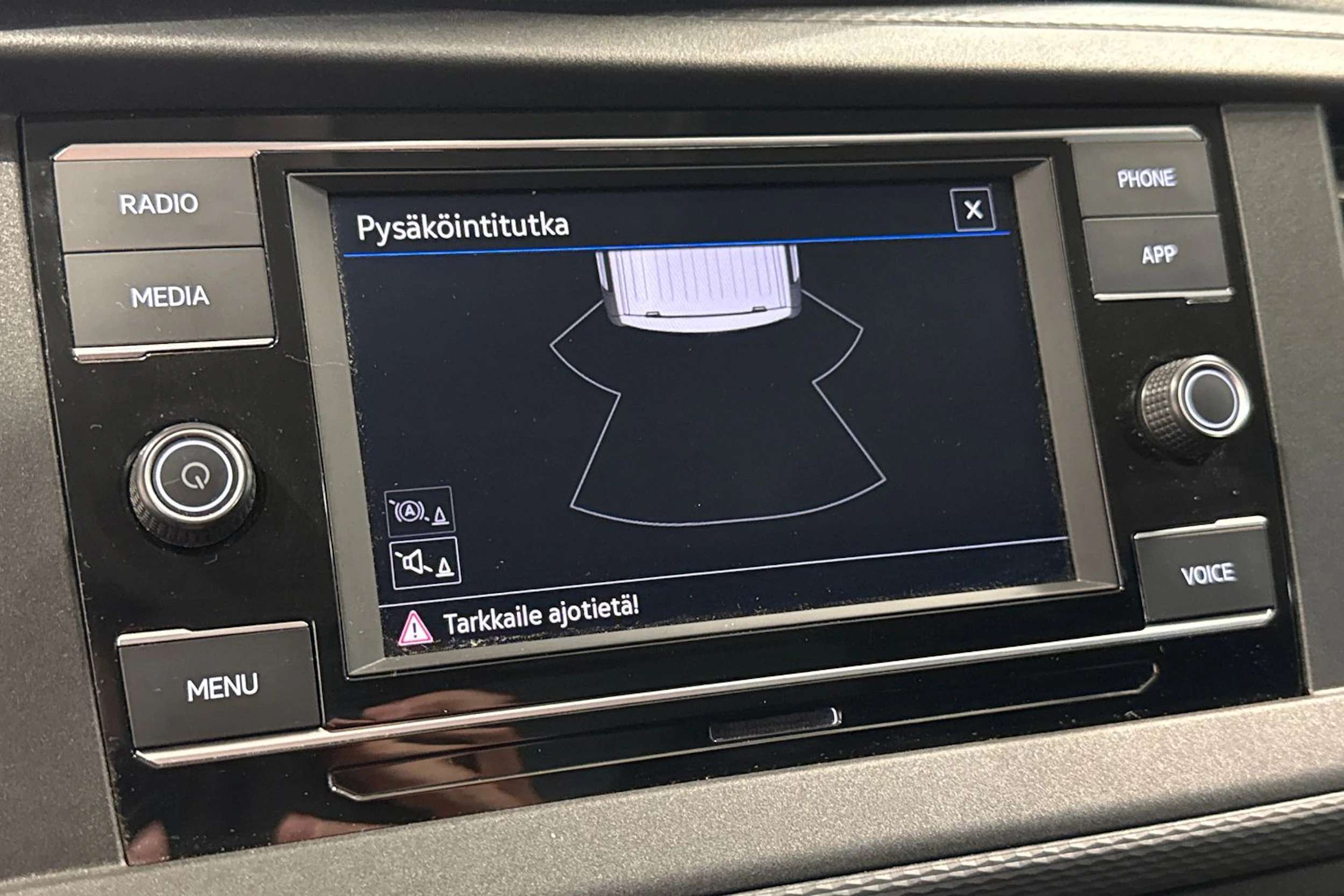 valkoinen Volkswagen Transporter 2024 kuva 22.
