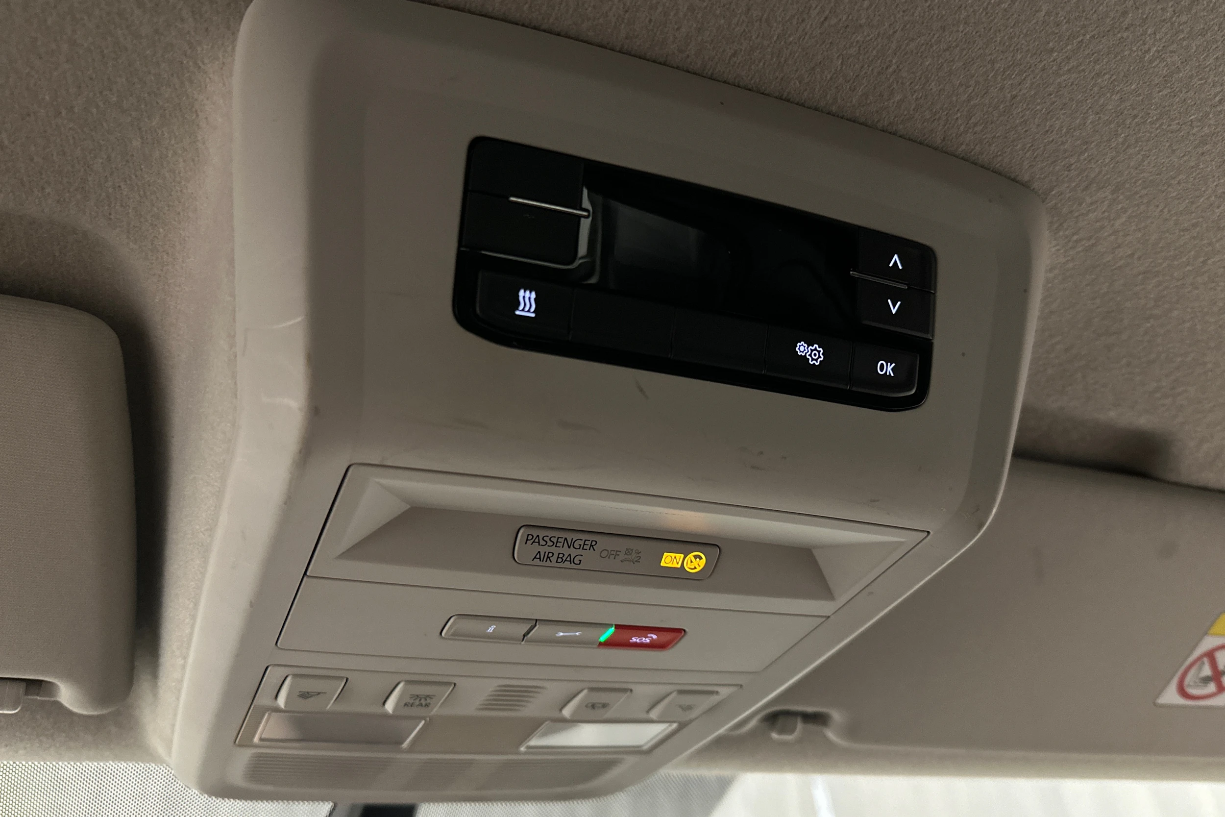valkoinen Volkswagen Transporter 2024 kuva 15.