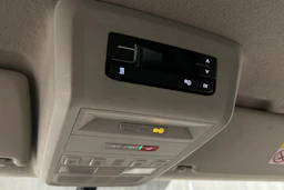 valkoinen Volkswagen Transporter 2024 kuva 15.