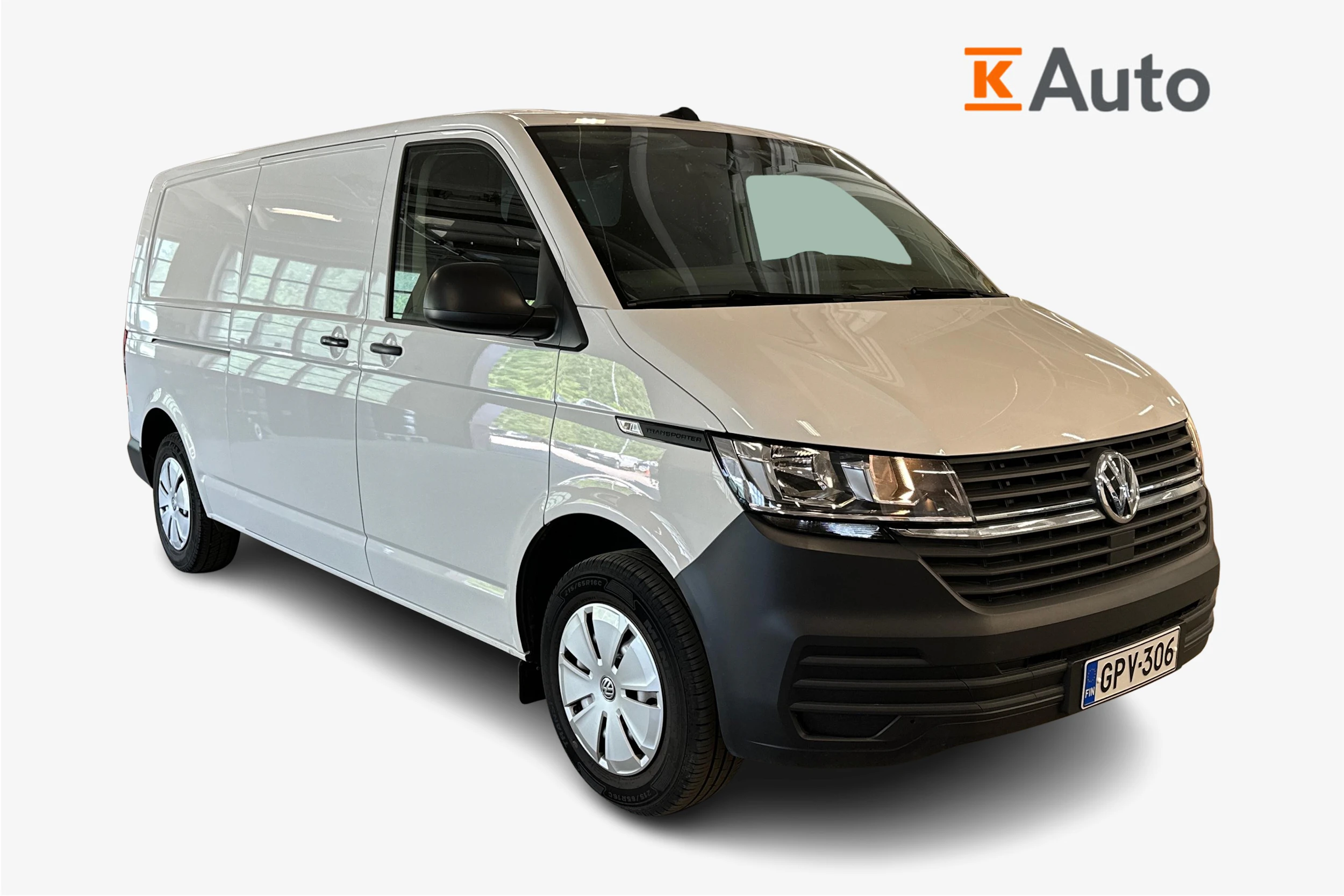 valkoinen Volkswagen Transporter 2024 kuva 1.