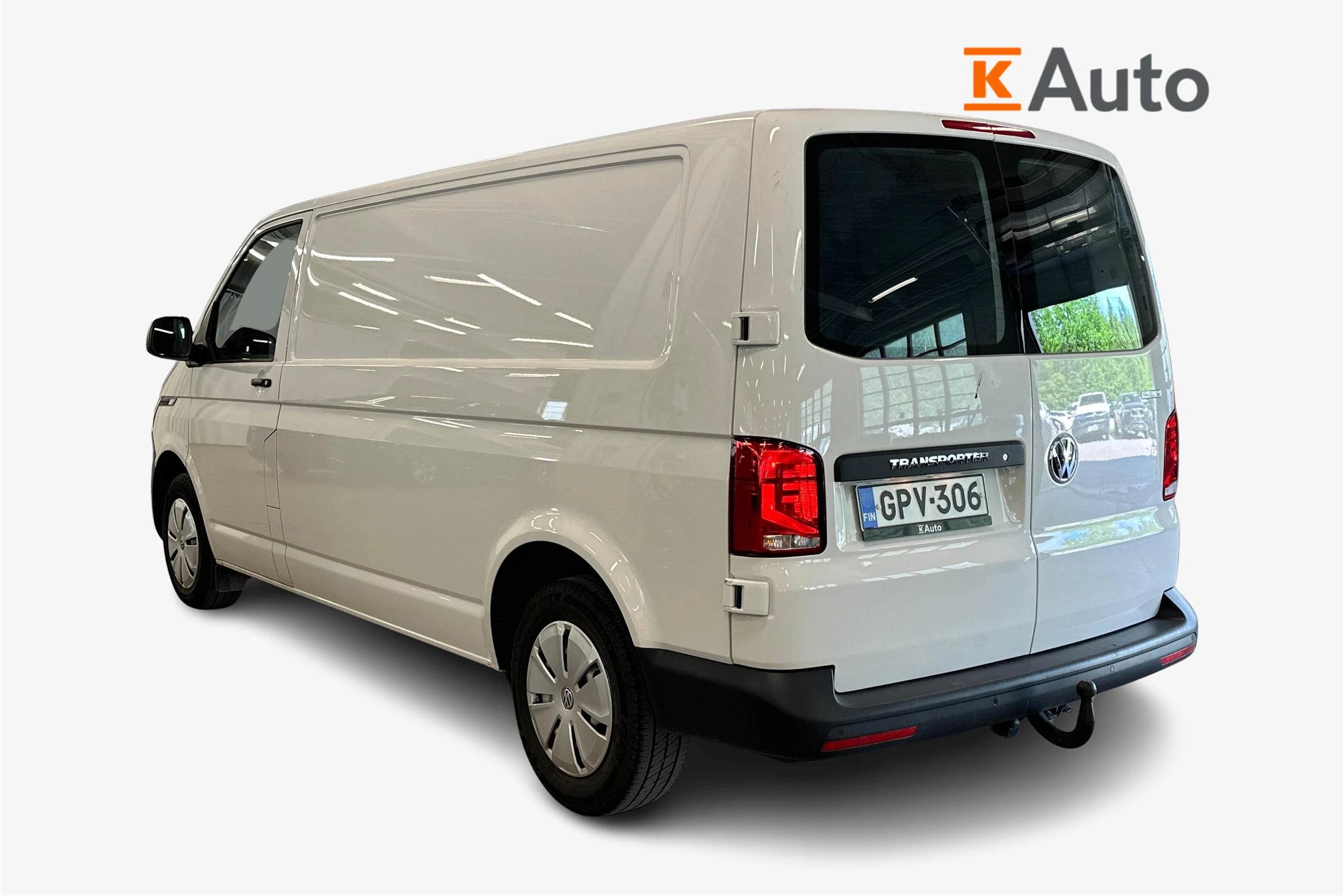 valkoinen Volkswagen Transporter 2024 kuva 2.