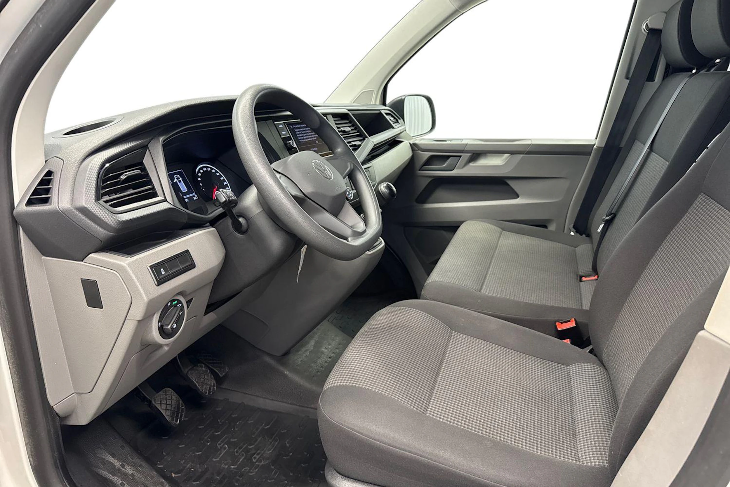 valkoinen Volkswagen Transporter 2024 kuva 8.