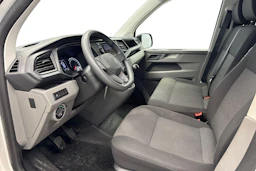 valkoinen Volkswagen Transporter 2024 kuva 8.