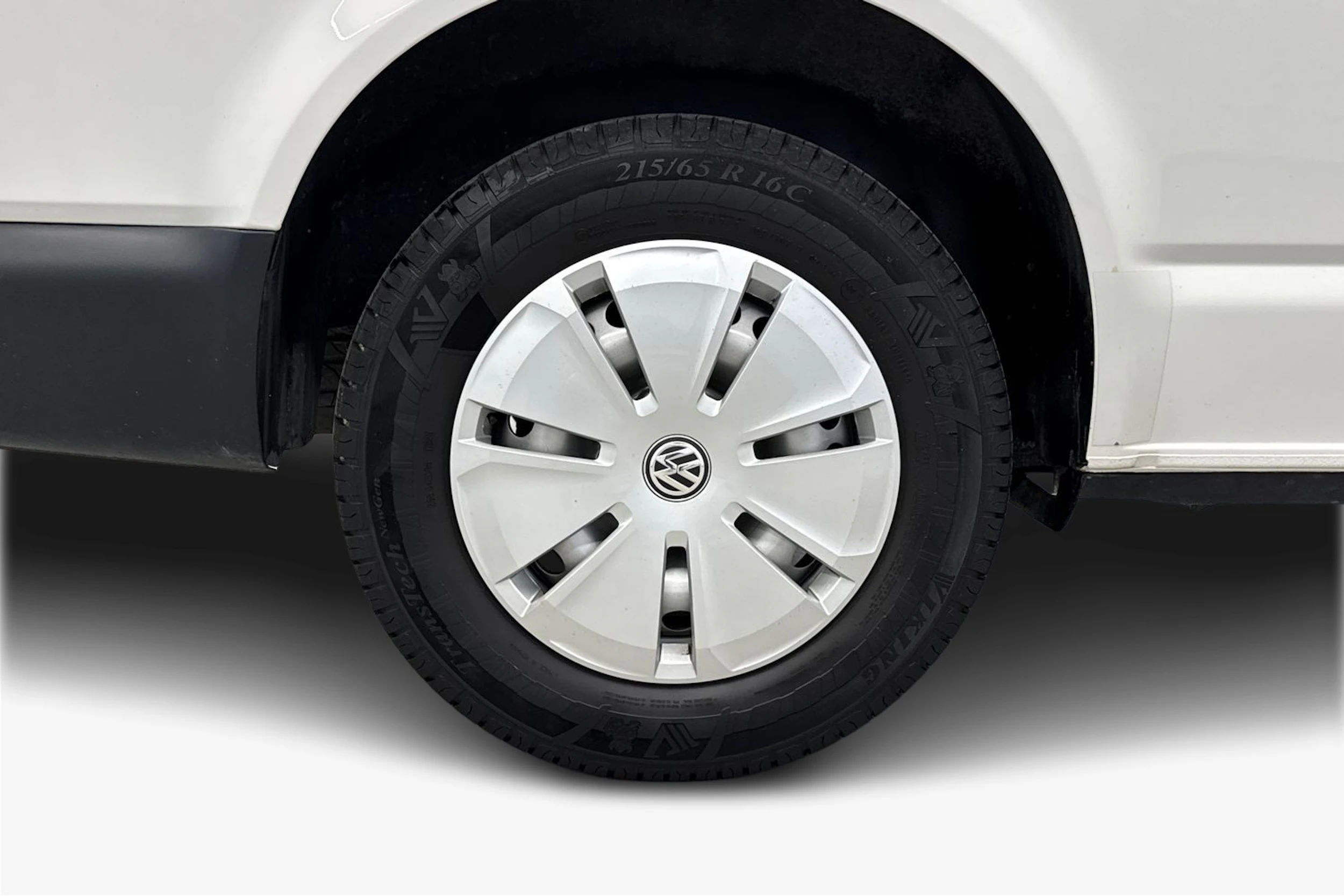 valkoinen Volkswagen Transporter 2024 kuva 12.