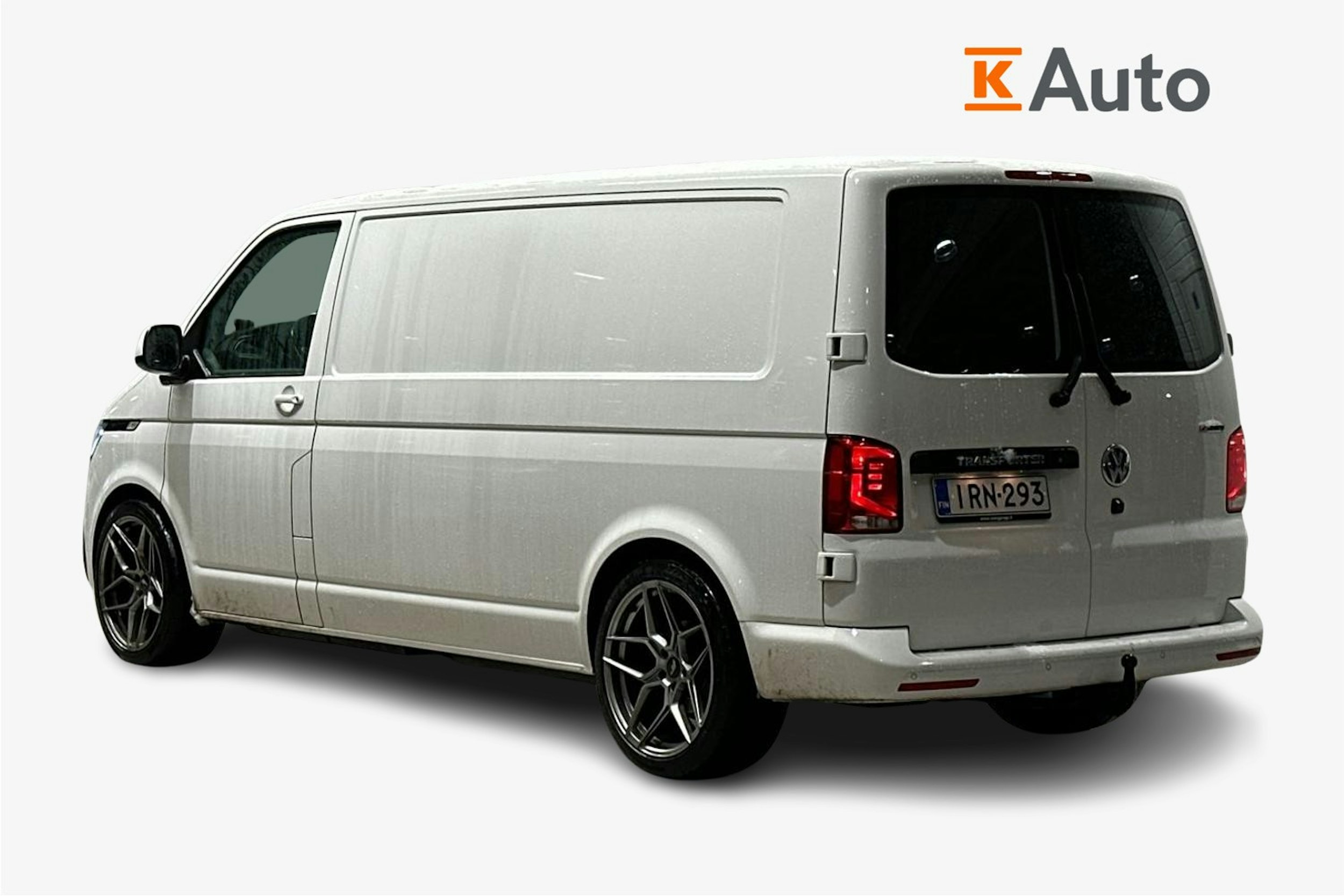 valkoinen Volkswagen Transporter 2024 kuva 2.