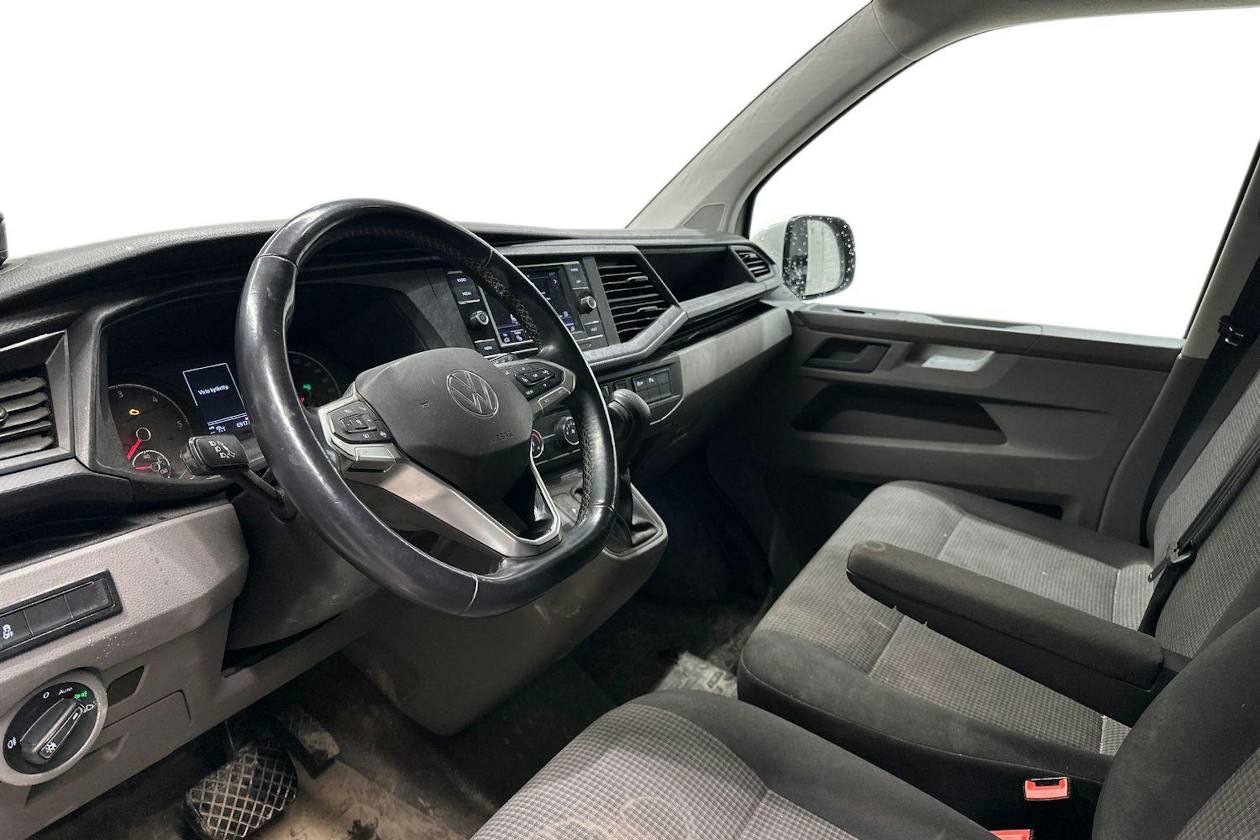 valkoinen Volkswagen Transporter 2024 kuva 3.