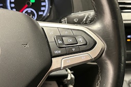 valkoinen Volkswagen Transporter 2024 kuva 17.