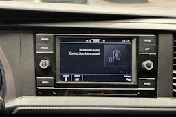 valkoinen Volkswagen Transporter 2024 kuva 19.