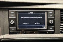 valkoinen Volkswagen Transporter 2024 kuva 21.