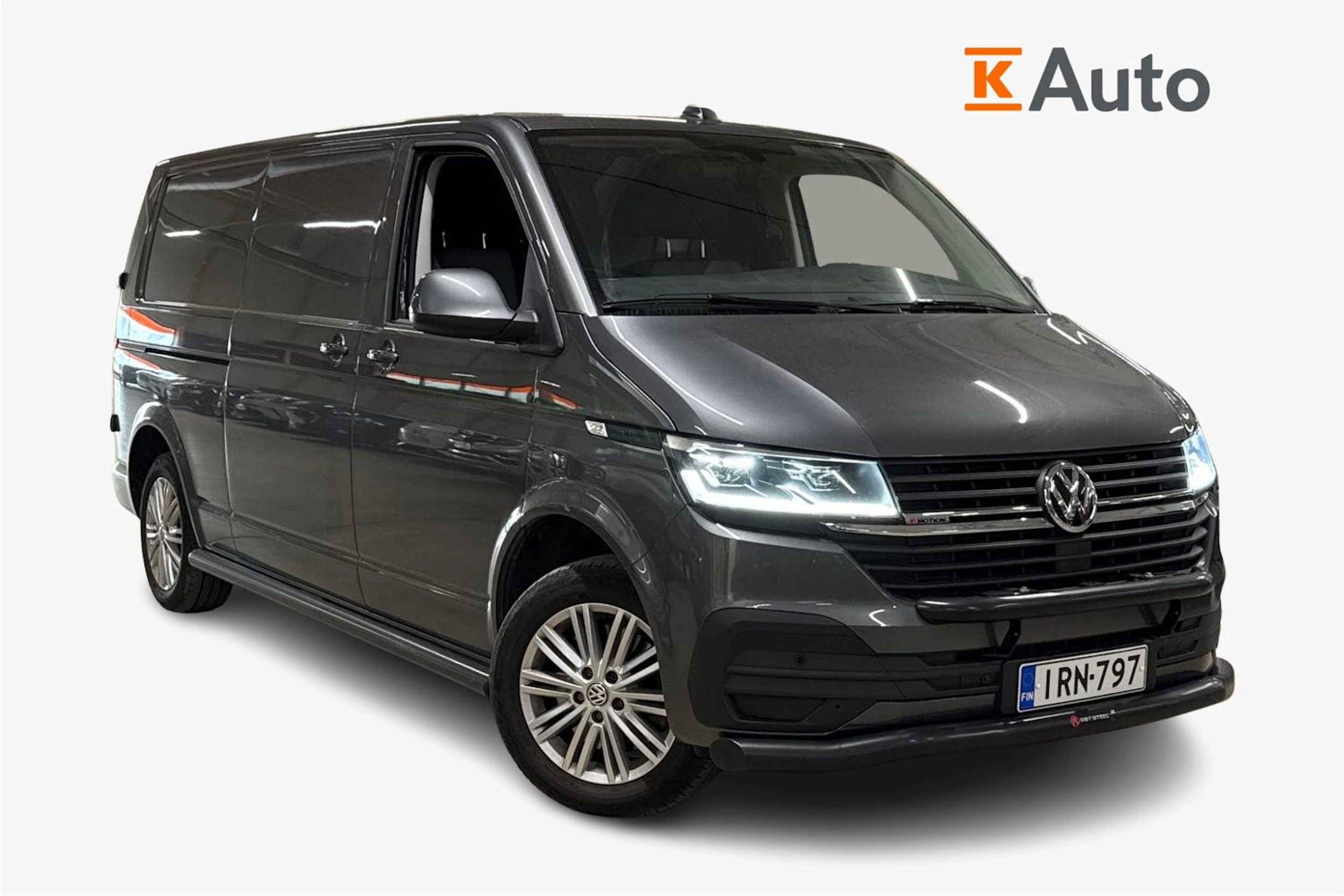 harmaa Volkswagen Transporter 2024 kuva 1.