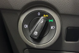 harmaa Volkswagen Transporter 2024 kuva 15.