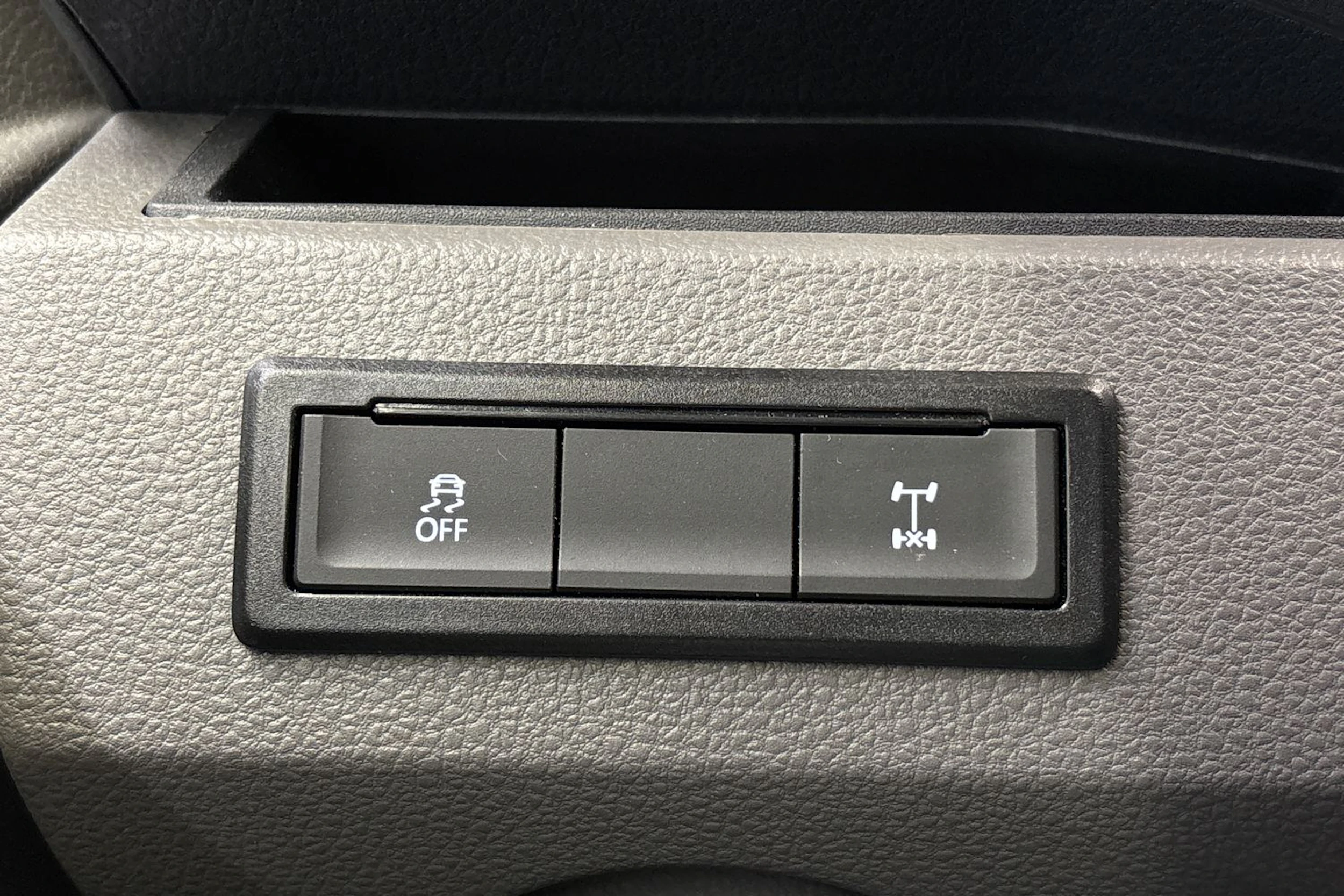 harmaa Volkswagen Transporter 2024 kuva 16.