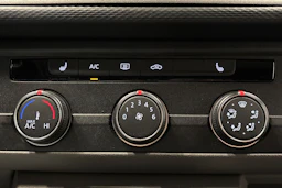 harmaa Volkswagen Transporter 2024 kuva 25.