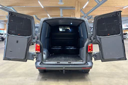 harmaa Volkswagen Transporter 2024 kuva 34.