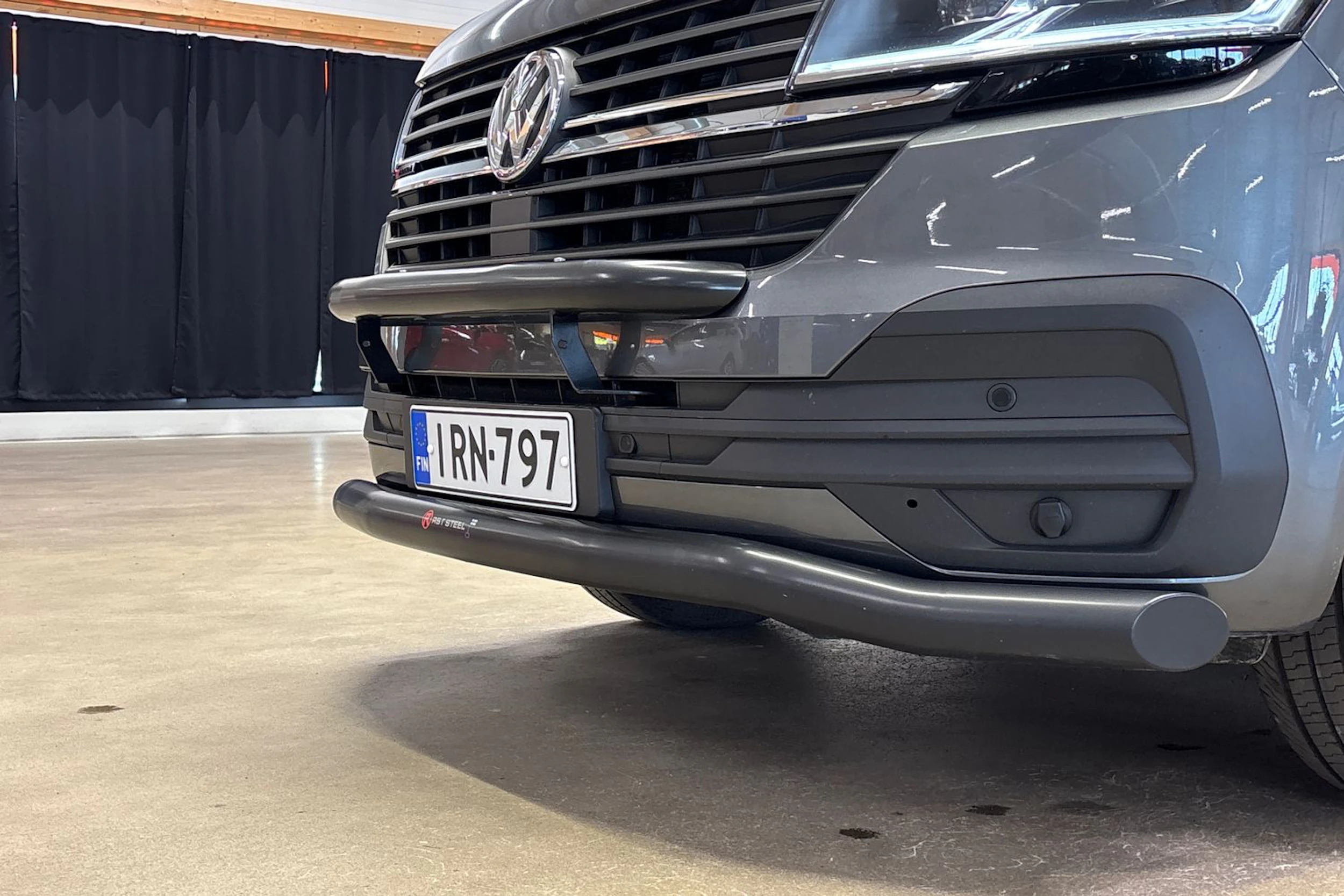 harmaa Volkswagen Transporter 2024 kuva 38.