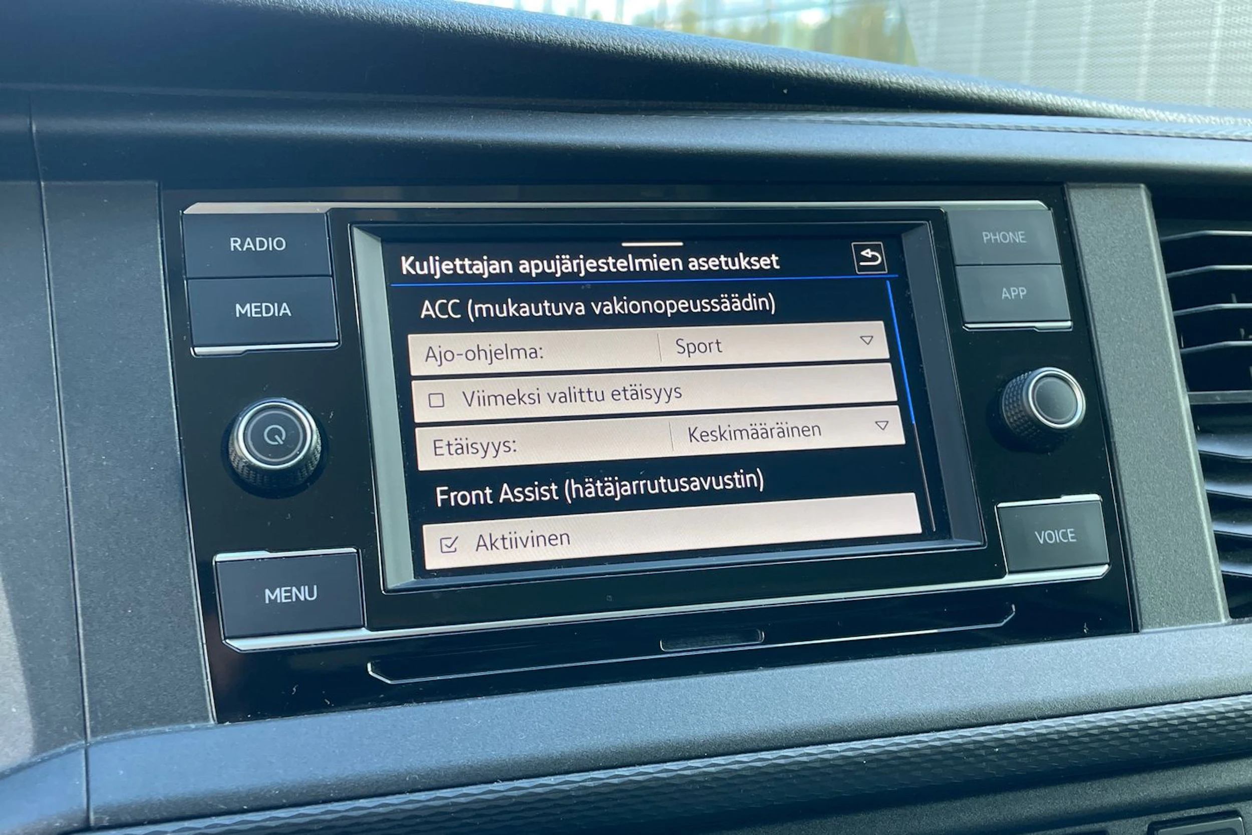 Musta Volkswagen TRANSPORTER 2024 kuva 12.