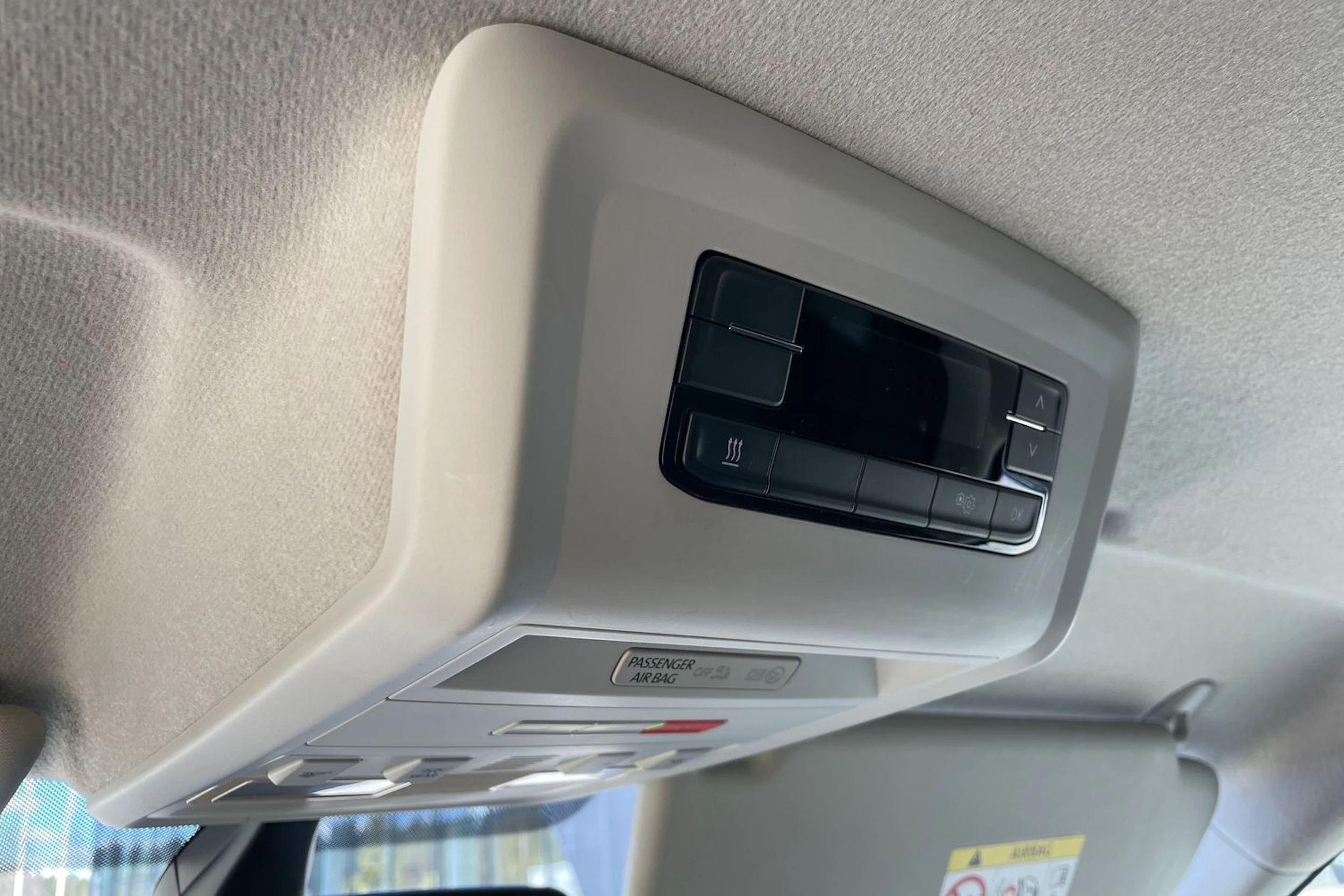 Musta Volkswagen TRANSPORTER 2024 kuva 14.