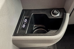 ruskea (beige) Volkswagen Transporter 2024 kuva 25.