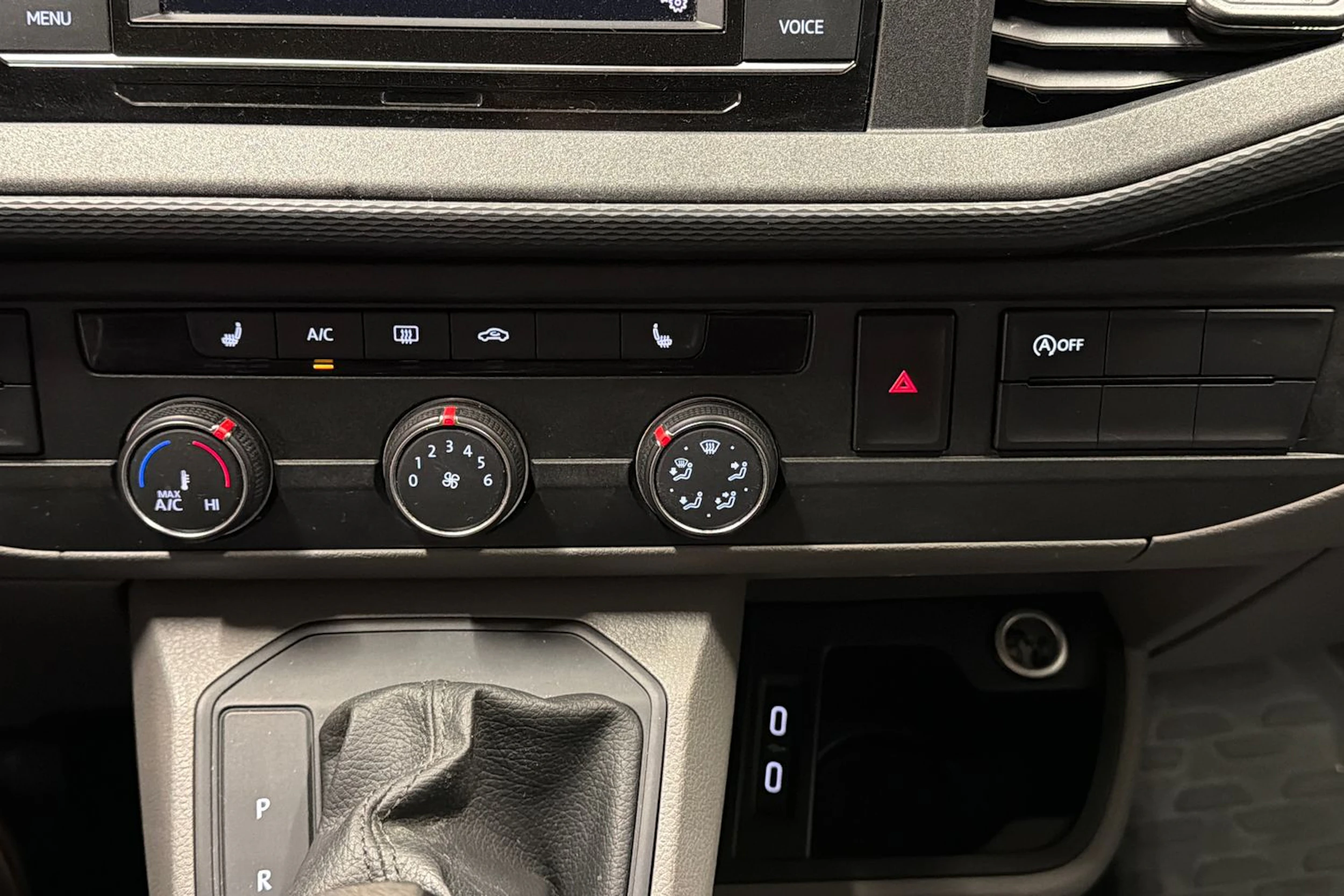 Ruskea (beige) Volkswagen TRANSPORTER 2024 kuva 23.