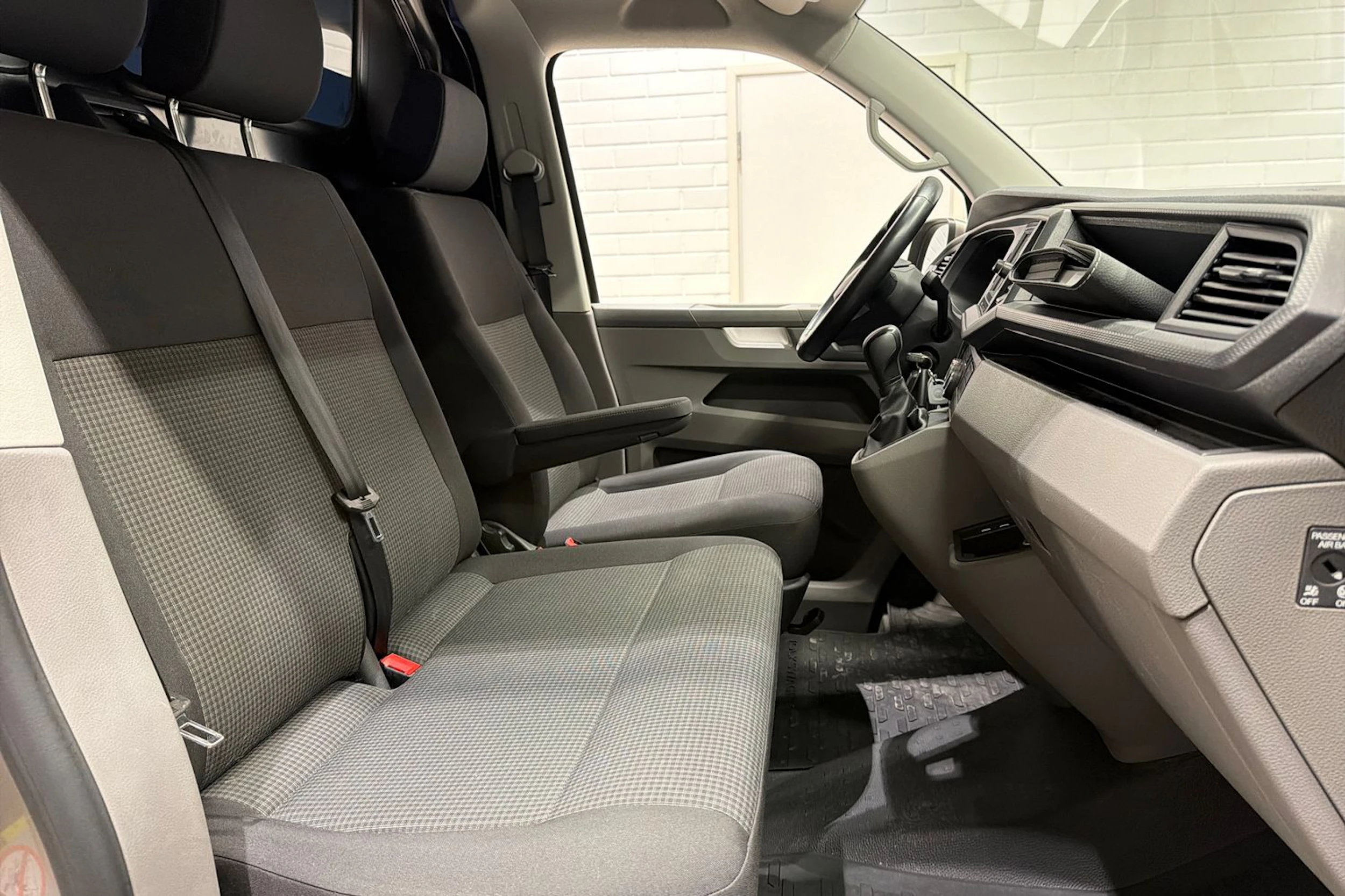 Ruskea (beige) Volkswagen TRANSPORTER 2024 kuva 26.