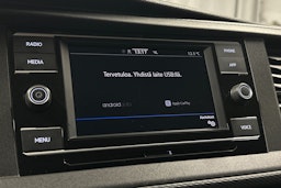 valkoinen Volkswagen Transporter 2024 kuva 18.