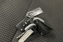 valkoinen Volkswagen Transporter 2024 kuva 19.