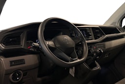 valkoinen Volkswagen Transporter 2024 kuva 3.