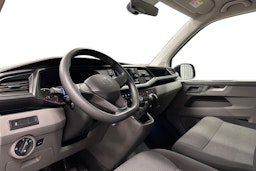 valkoinen Volkswagen Transporter 2024 kuva 8.