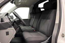 valkoinen Volkswagen Transporter 2024 kuva 11.