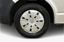 valkoinen Volkswagen Transporter 2024 kuva 12.