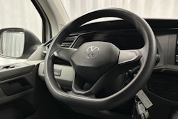 valkoinen Volkswagen Transporter 2024 kuva 17.