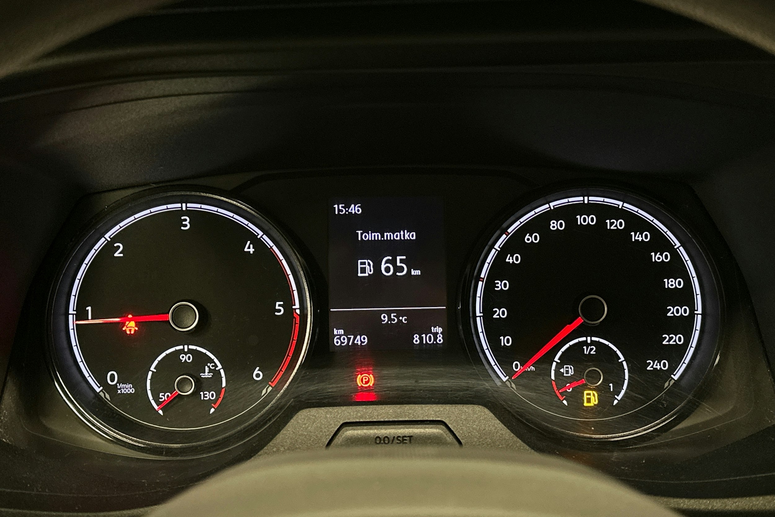 valkoinen Volkswagen Transporter 2024 kuva 18.