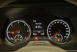 valkoinen Volkswagen Transporter 2024 kuva 18.