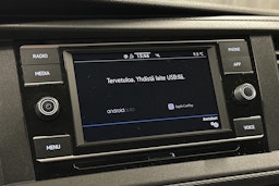 valkoinen Volkswagen Transporter 2024 kuva 19.