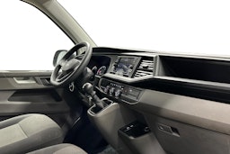 valkoinen Volkswagen Transporter 2024 kuva 9.