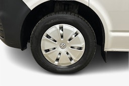 valkoinen Volkswagen Transporter 2024 kuva 12.