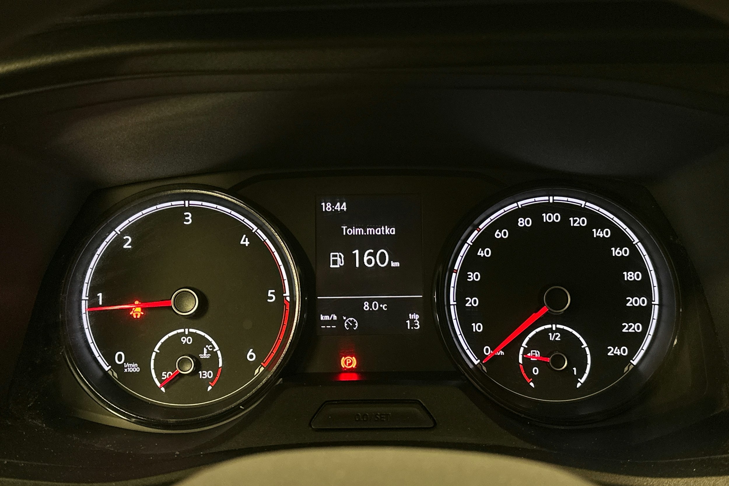 valkoinen Volkswagen Transporter 2024 kuva 18.