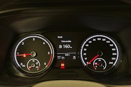 valkoinen Volkswagen Transporter 2024 kuva 18.