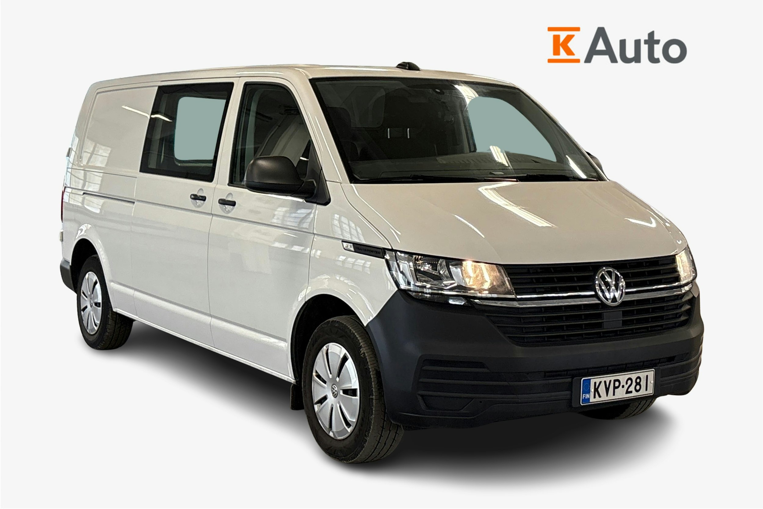 valkoinen Volkswagen Transporter 2024 kuva 1.