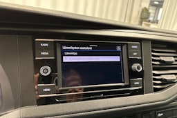 valkoinen Volkswagen Transporter 2024 kuva 18.