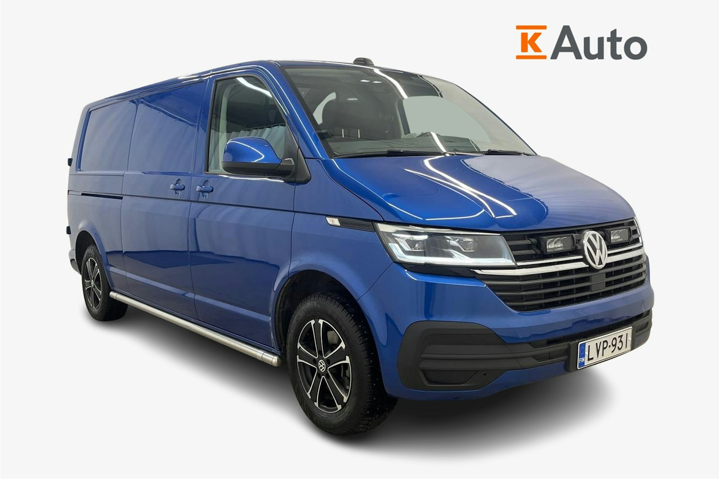 sininen Volkswagen Transporter 2024 kuva 1.
