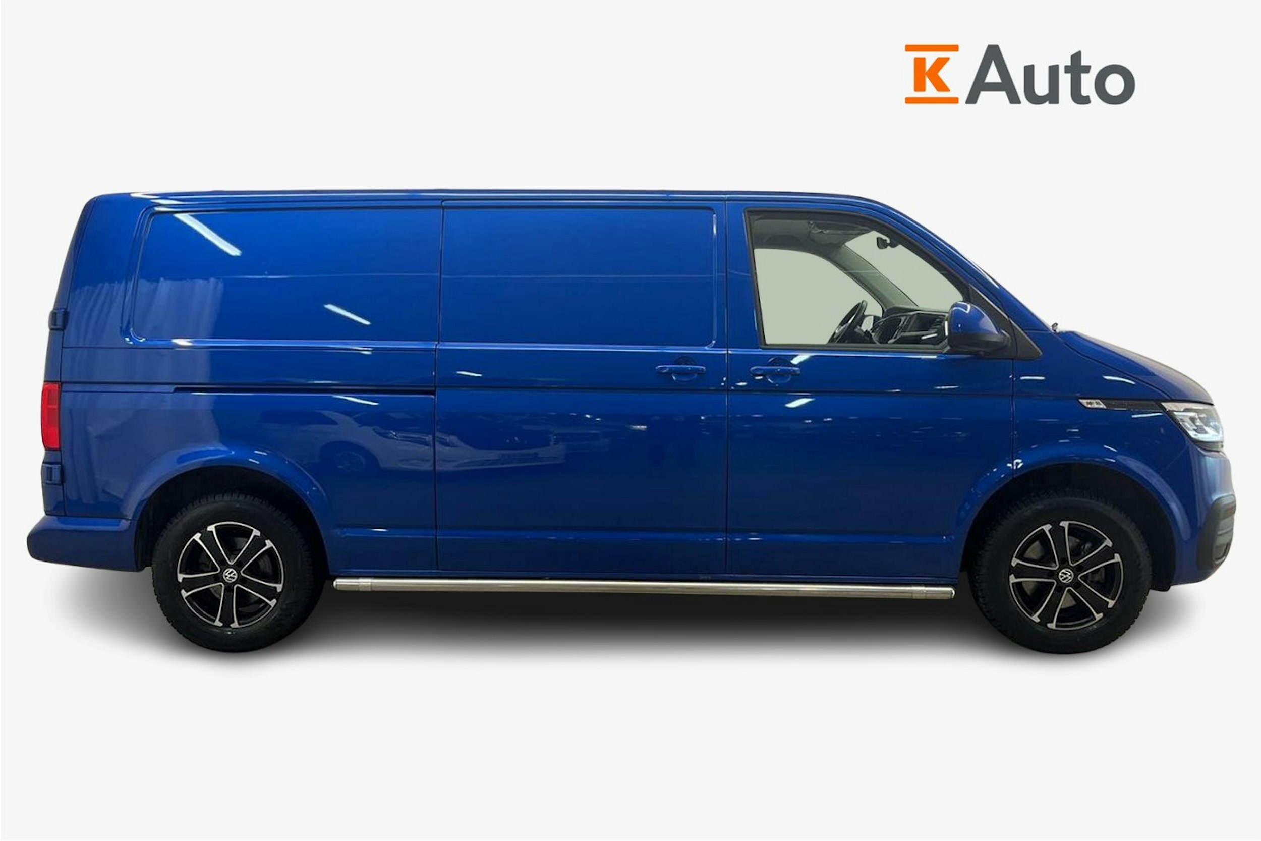 sininen Volkswagen Transporter 2024 kuva 7.
