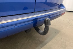 sininen Volkswagen Transporter 2024 kuva 13.